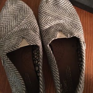 Women’s TOMS size 9